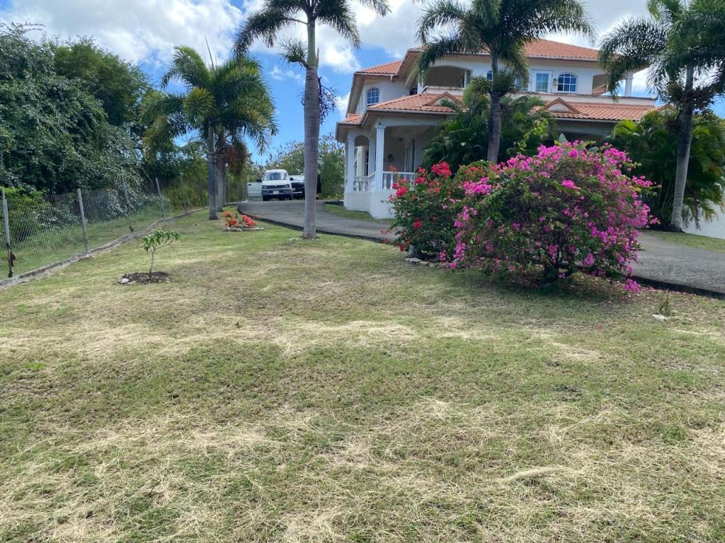 Two story House . 4 Bedrooms . 4 Bathrooms . 2 Car Garage