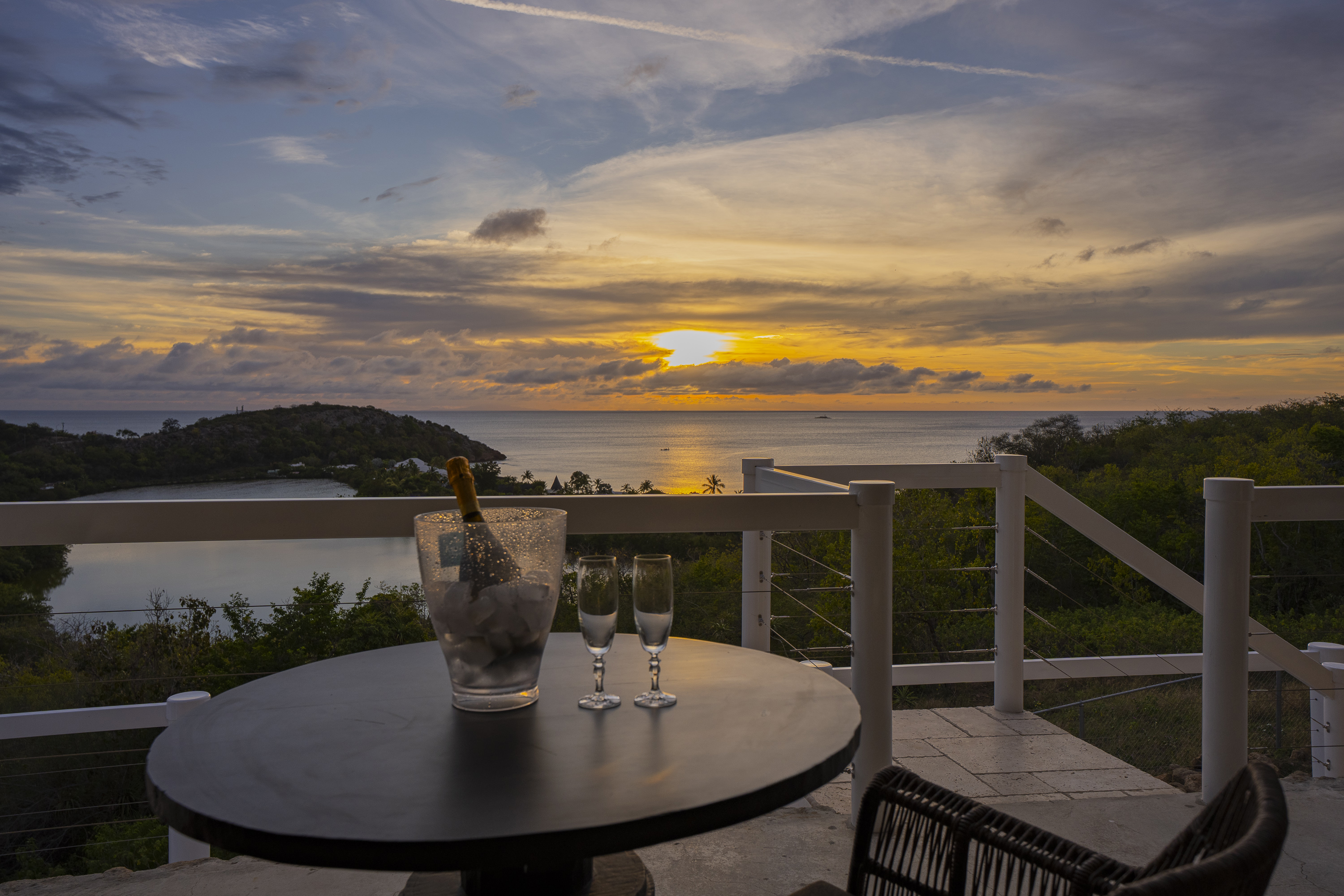 Galley Bay Apartment Pelican - sunset view